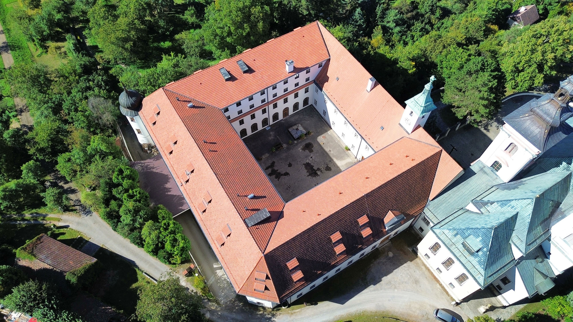 galerie3/sIaMWikLWZnTPBmdtCEs74AXUyITaSdvrkGtjpcn.jpg